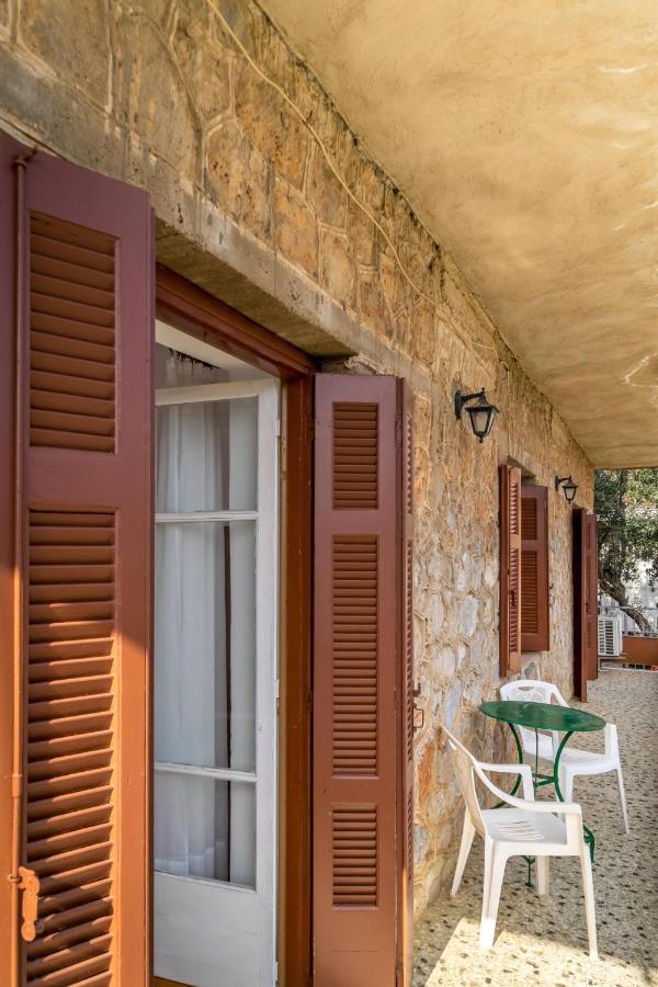 Chrysanthi Apartments Kardamyli Exterior foto
