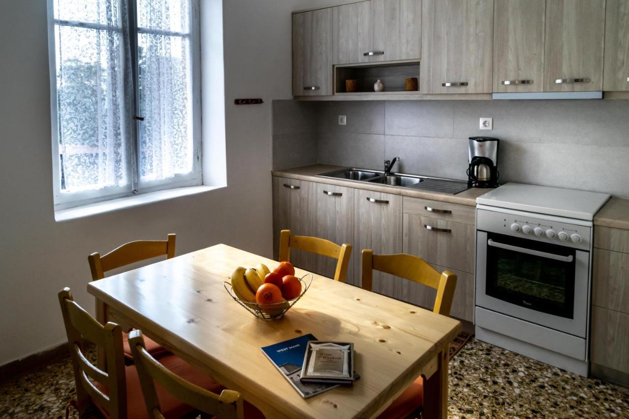 Chrysanthi Apartments Kardamyli Exterior foto